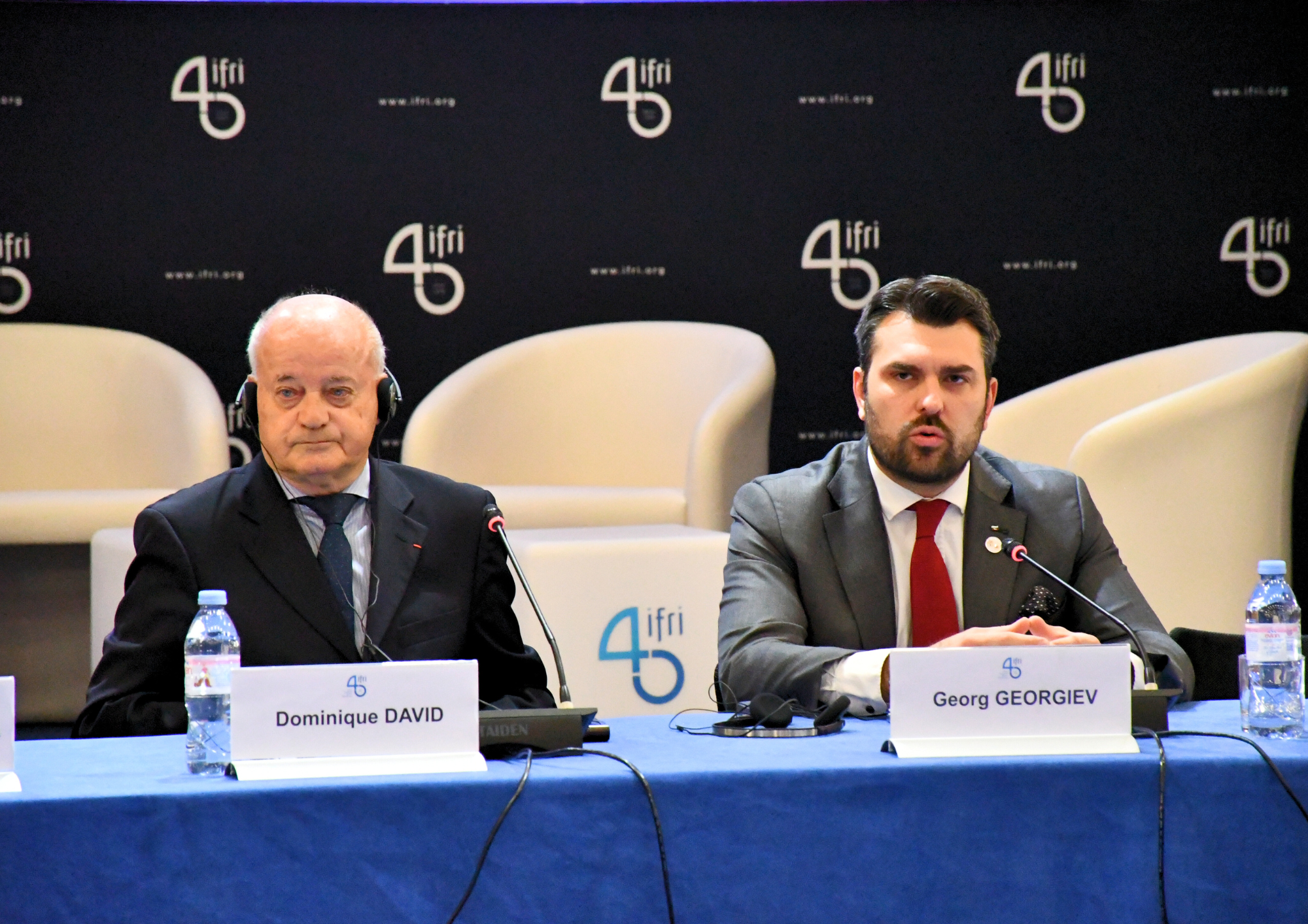 Dominique David, président du Centre franco-autrichien pour le rapprochement en Europe (CFA), conseiller du président de l'Institut français des relations internationales (Ifri) et Georg Georgiev, ministre des Affaires étrangères de Bulgarie