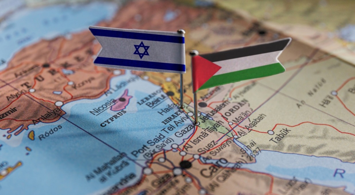 Jarusalem, Israël - drapeaux d'Israël et de Palestine