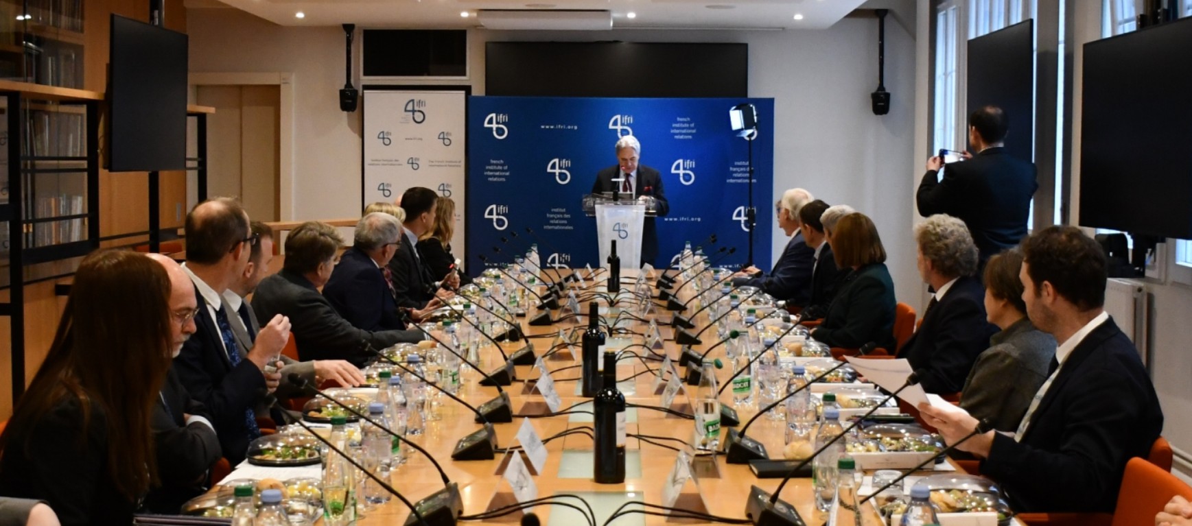 Déjeuner-débat avec WINSTON PETERS, VICE-PREMIER MINISTRE, MINISTRE DES AFFAIRES ETRANGERES DE NOUVELLE-ZELANDE, 26 novembre 2024.jpg