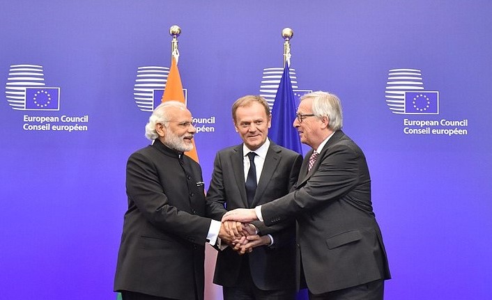 Shri Narendra Modi Donald Tusk and Jean-Claude Juncker, at the EU-INDIA Summit, in Brussels, Belgium, 30/03/2016