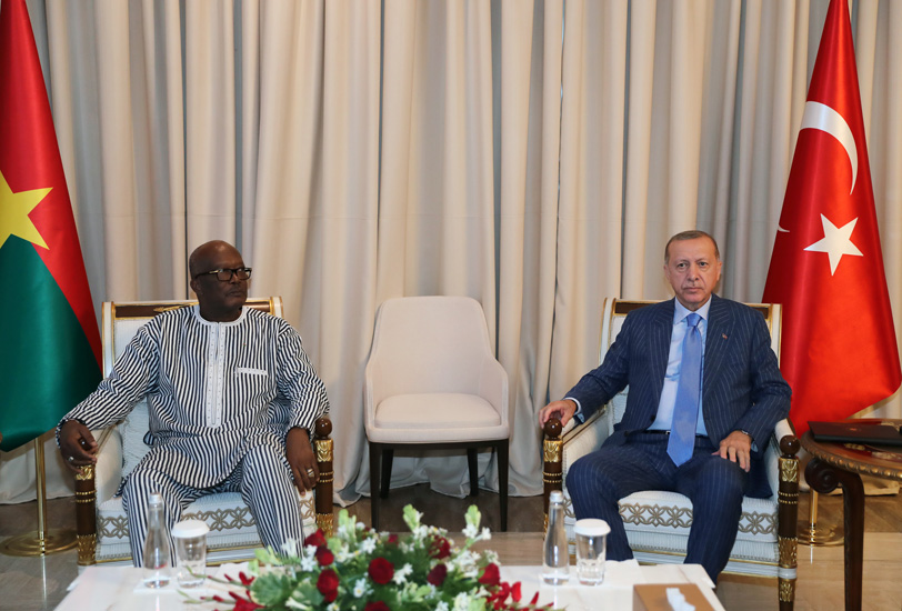 Rencontre entre le président turc Erdogan et le président burkinabé Kaboré au Togo