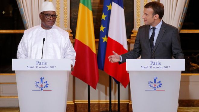 Le président malien Ibrahim Boubacar Keita et le président français Emmanuel Macron, 31 octobre 2017