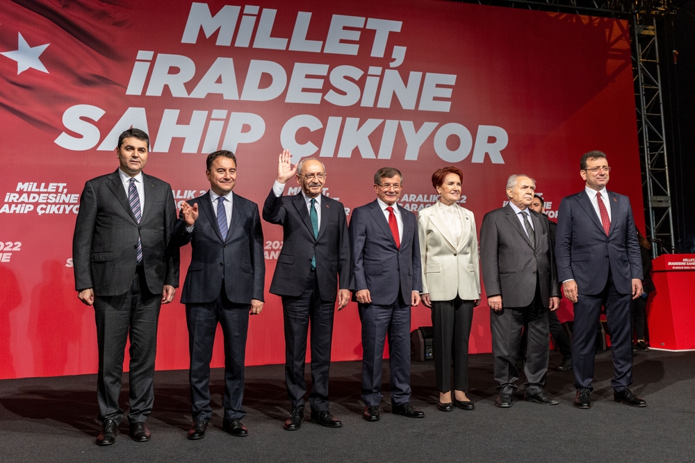 Des politiciens de la "Table des Six" de l'opposition turque, Istanbul, 15 décembre 2022