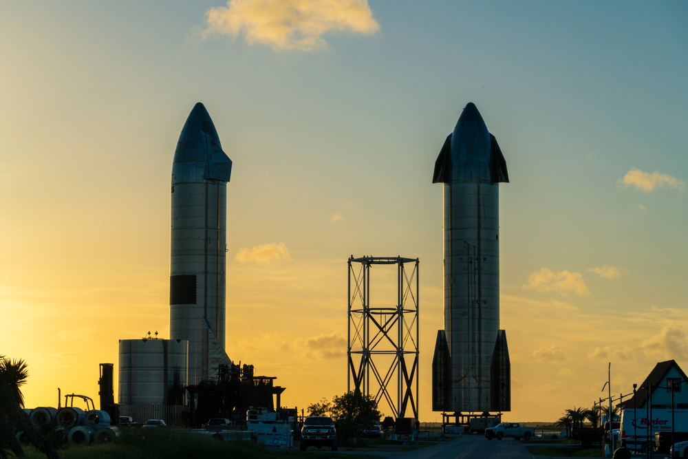 Boca Chica, Texas, États-Unis, 1er juillet 2021, Starship SN15 et SN16 au coucher du soleil