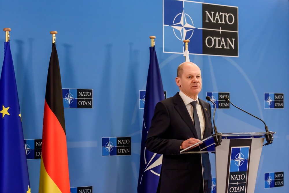 Brüssel, Belgien. März 2022. Olaf Scholz, Bundeskanzler, auf der Pressekonferenz nach dem außerordentlichen GIPFEL 2022 der NATO.