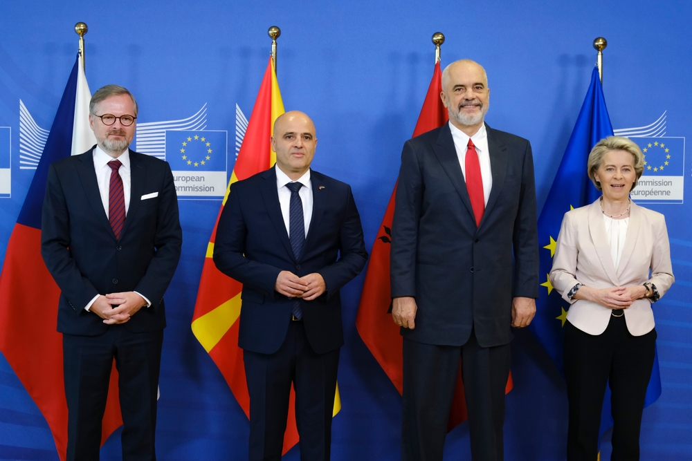 La présidente de la Commission européenne Ursula von der Leyen, le premier ministre Petr Fiala, le premier ministre Edi Rama et le premier ministre de la Macédoine du Nord Dimitar Kovacevski, Bruxelles - 19 juillet 2022