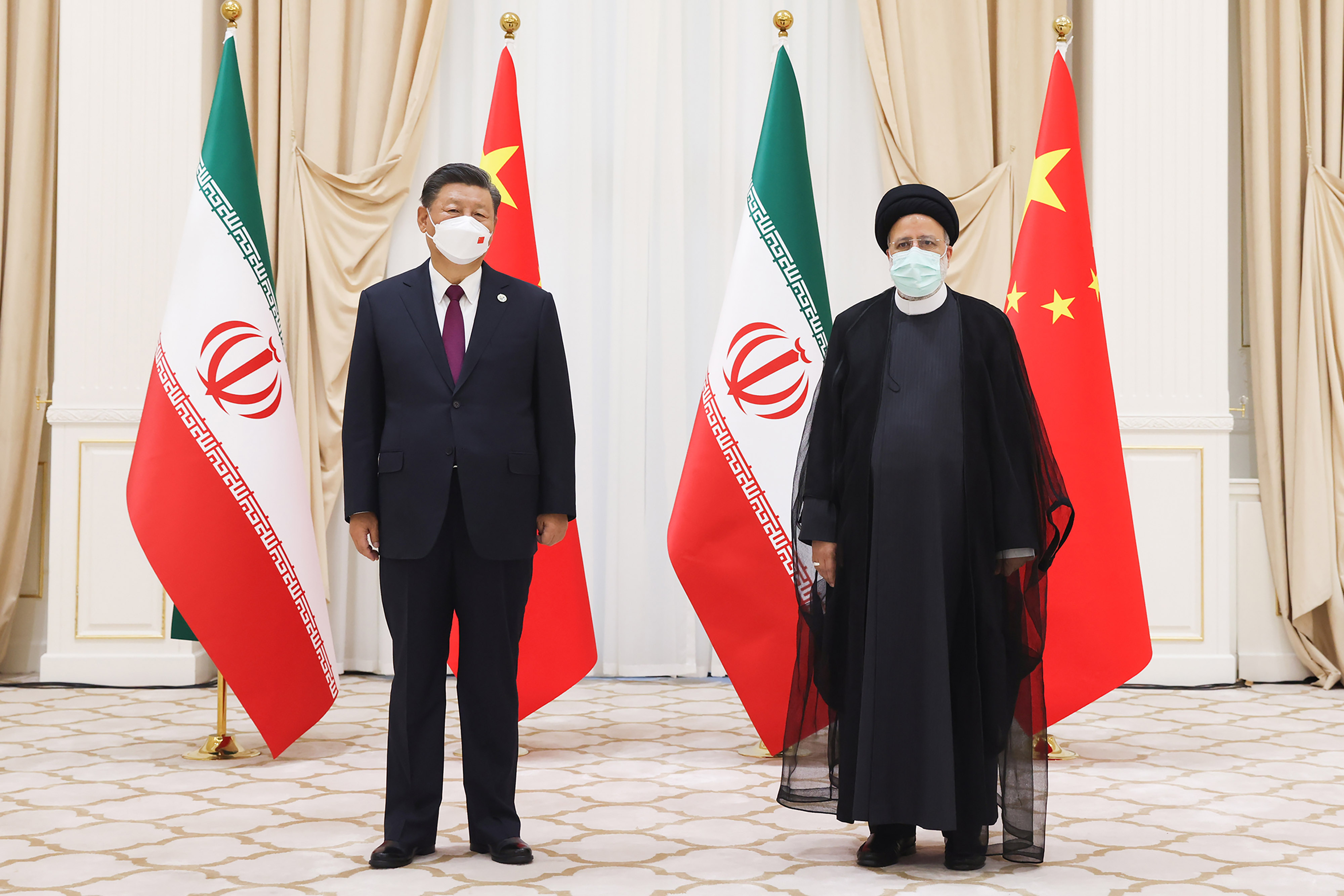 Chinese President Xi Jinping and Iranian President Ebrahim Raisi, 22nd meeting of the Shanghai Cooperation Organization (SCO), Uzbekistan, September 16, 2022.